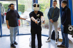 Teilnehmer mit VR Brille