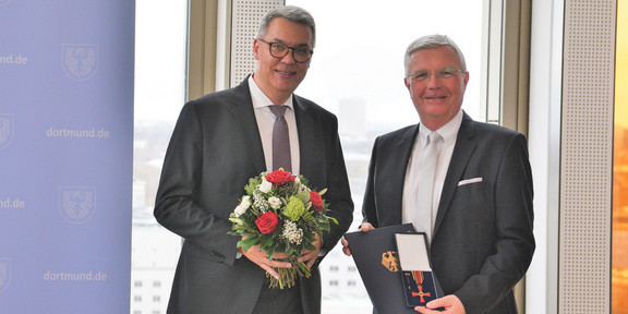 ten Hompel erhält Bundesverdienstkreuz