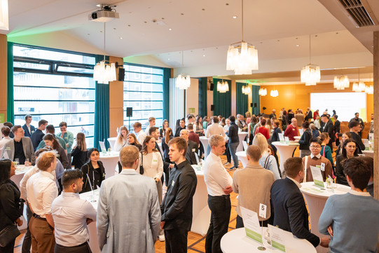 Networking of participants in the scholarship ceremony 