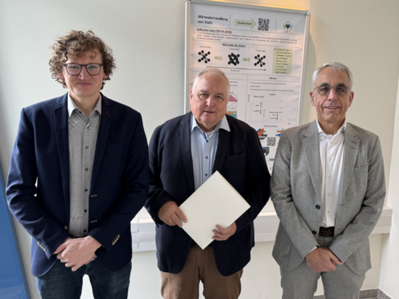 Gruppenbild Prof. Dr. Moritz Schulze Darup, Dekan der Fakultät Maschinenbau, Prof. Dr.-Ing. Georg Mauer, Prof. Dr.-Ing. Dipl.-Wirt.Ing. Wolfgang Tillmann, Lehrstuhl für Werkstofftechnologie