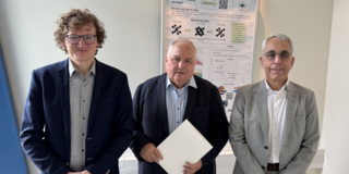 Group picture Prof. Dr. Moritz Schulze Darup, Dean of the Department of Mechanical Engineering, Prof. Dr.-Ing. Georg Mauer, Prof. Dr.-Ing. Dipl.-Wirt.Ing. Wolfgang Tillmann, Chair of Materials Technology